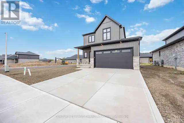 9 POSTMA CRESCENT North Middlesex (Ailsa Craig), Ontario in Houses for Sale in Grand Bend - Image 3