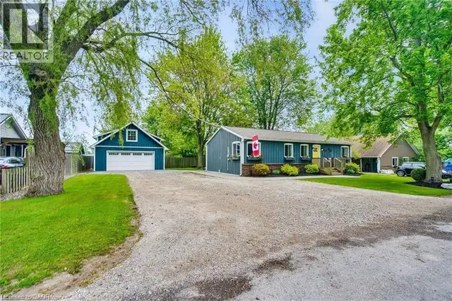 8 BEACH Road Lowbanks, Ontario in Houses for Sale in St. Catharines - Image 6