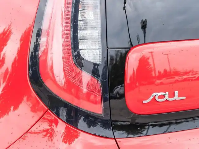 2019 Kia Soul EX PREM | Leather | Panoramic Sunroof in Cars & Trucks in London - Image 16