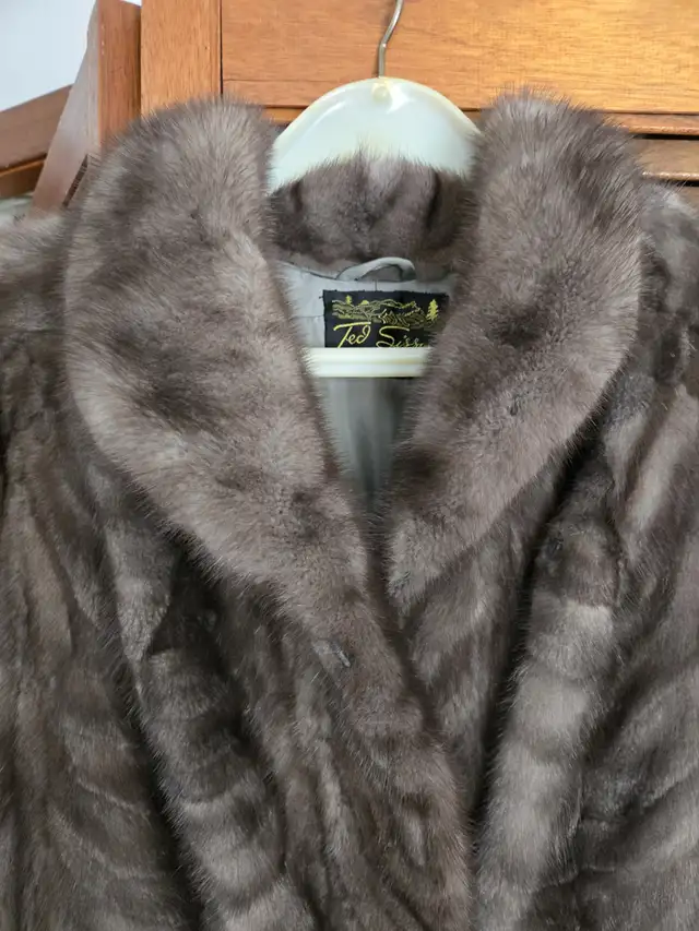 Mink Coat in Women's - Tops & Outerwear in Red Deer - Image 4