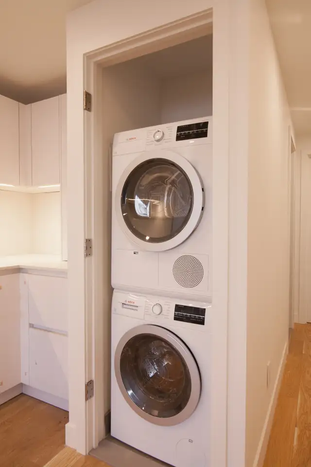 modern one bedroom apartment near McGill - ID 712 in Long Term Rentals in City of Montréal - Image 12