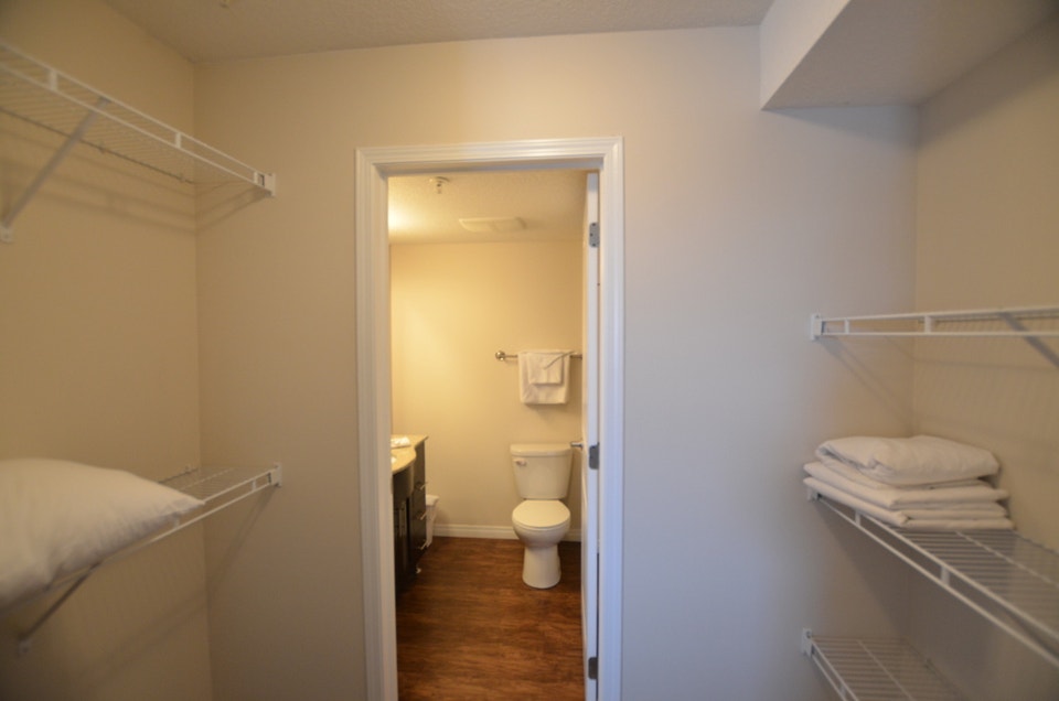 Eaglemont Manor - Fabulous 2 Bedroom Apartment Apartment for Ren 2