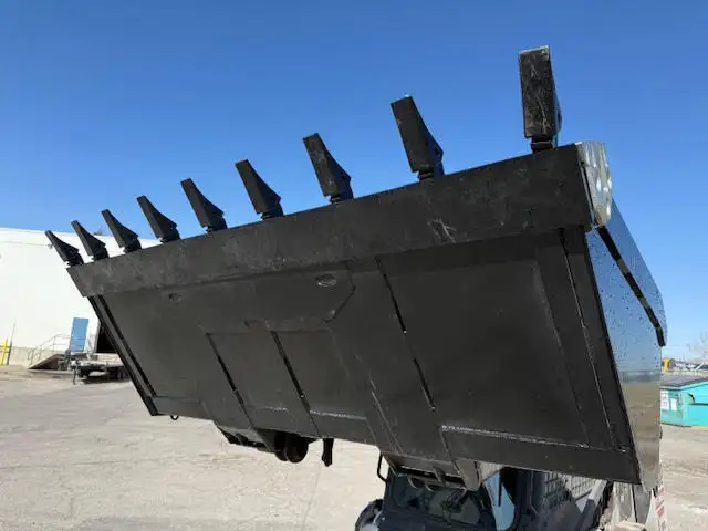 BRADCO SKID STEER BUCKETS - CONSTRUCTION SERIES HD in Heavy Equipment in Calgary - Image 4