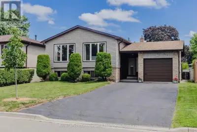 Welcome to the sought after Dorset Park neighbourhood! This spacious and versatile 3+2 bedroom, 2 ba...