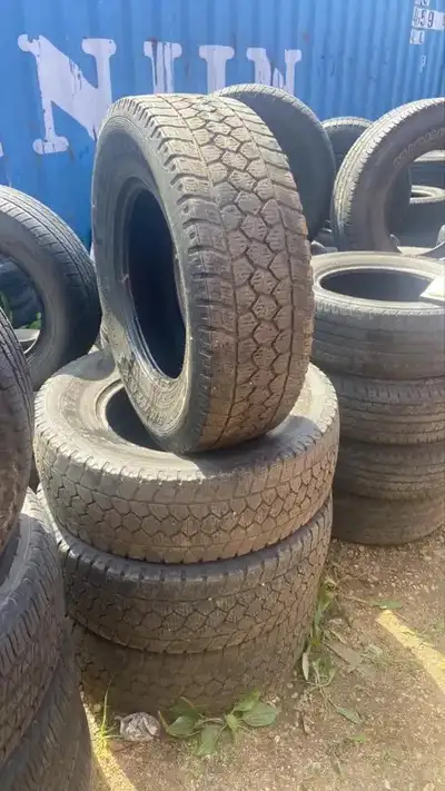 Set of 4 tires for sale: TOYO OPEN COUNTRY WLT1 LT 265/70 R17 121/118Q M+S Set of 4 - 290$ CONTACT M...