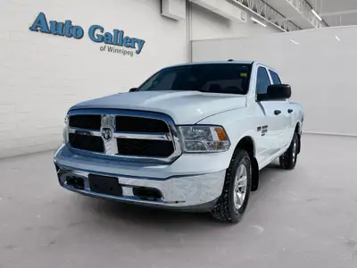 CLEAN CARFAX, ADVENTURE-READY FULL-SIZE TRUCK Experience the perfect combination of rugged performan...