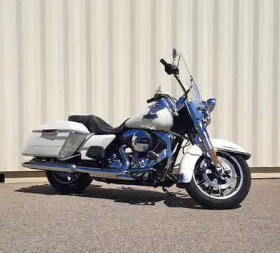 2015 Harley Davidson Road King FLHR. Very clean one owner bike. Fresh service &. mechanical inspecti...
