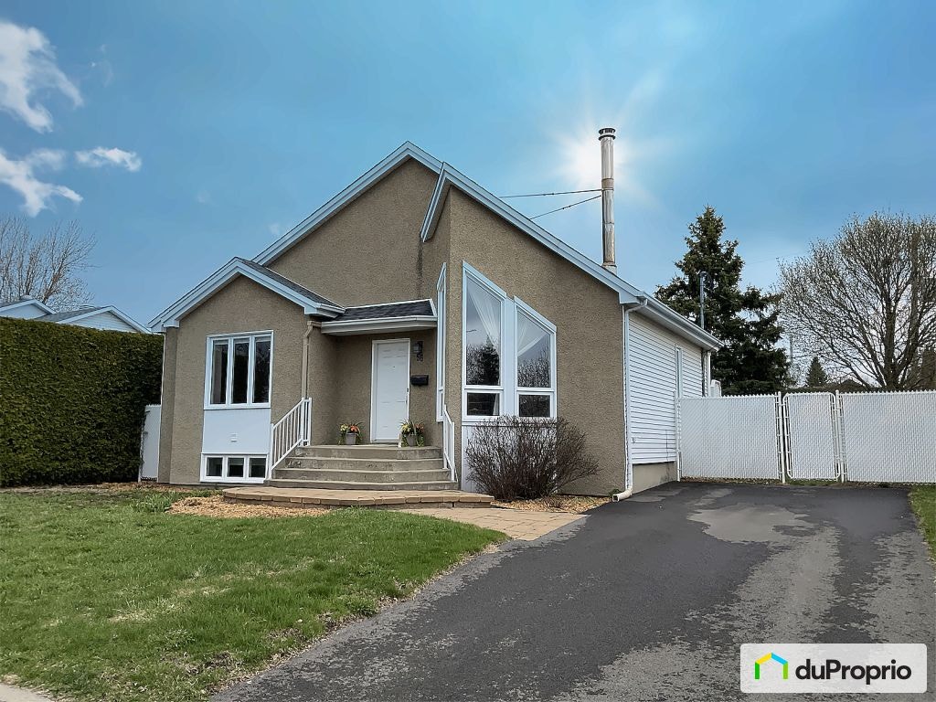 $625,000 - Bungalow for sale in Blainville — photo 1
