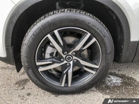 Wonderfully appointed with Charcoal Leather Interior and featuring a full-size Panoramic Sunroof for... (image 9)