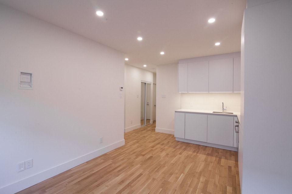 renovated 4.5 apartment in NDG, Monkland, Dec 1 - ID 2131 4