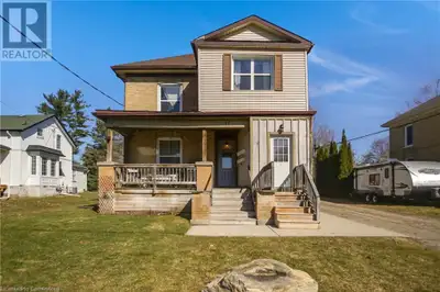 Incredible income potential with this legal 4-plex located in the highly desirable Cambridge neighbo...