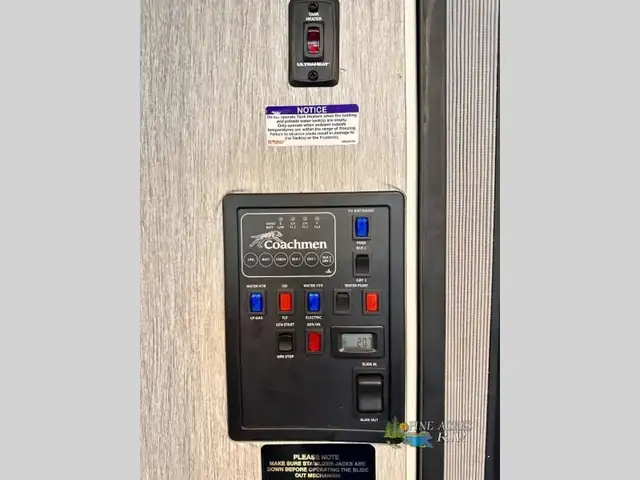 2022 Coachmen RV Pursuit 29XPS Front Bunk 11 Miles in RVs & Motorhomes in Moncton - Image 32