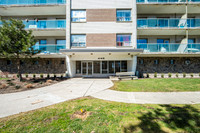 Etobicoke 2 Bedroom-over 1100 SQF with balcony! Apartment for Re