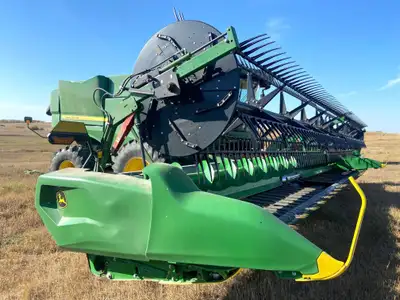 40ft Flex Draper, Duraflo Reel, Crop Conveyor Auger, HHS in Rigid, Reel Flip Bundle. At Rosetown Dea...
