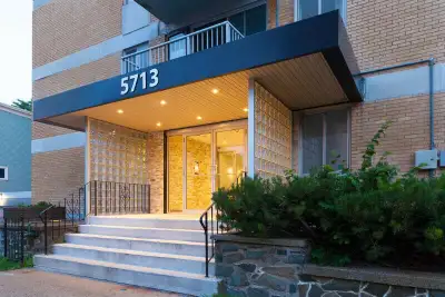 AVAILABLE MAY 1ST OR SEPTEMBER 1ST!!! PET FRIENDLY!!! 2 BEDROOM!!! VIRTUAL TOUR: https://my.matterpo...