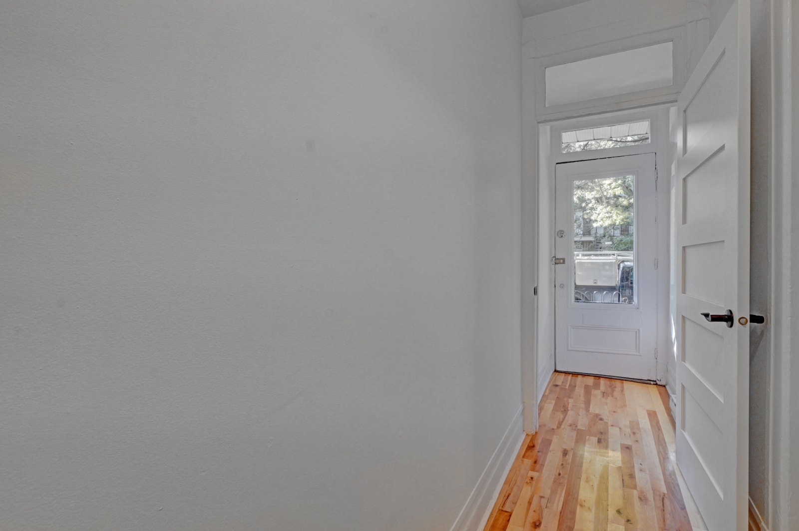 Rare 4.5 au RDC présentement dispo sur la 4e Ave a Verdun! — photo 2
