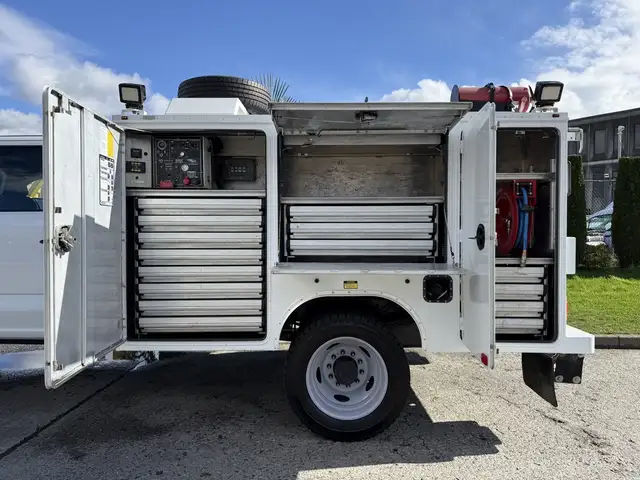 2024 Ford F-550 Crew Cab 4x4 Service Truck with Welder and Compr in Heavy Trucks in City of Montréal - Image 15