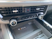 Experience commanding presence and sophisticated capability with the 2025 Chevrolet Tahoe High Count... (image 7)