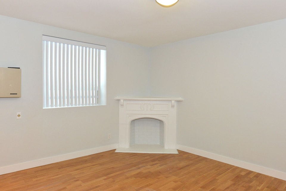 renovated one bedroom, Church and Wellesley - ID 1030 4