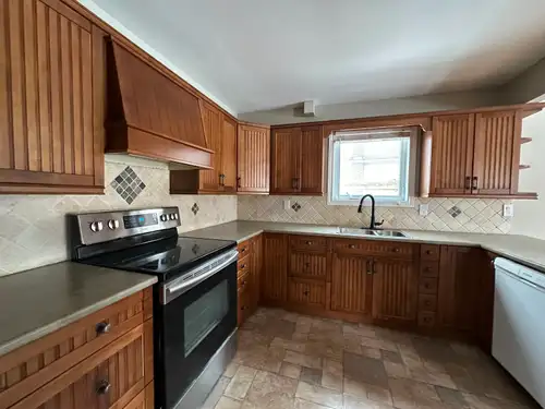 Spacious 3-Bedroom Upper Unit | Quiet Court Location | Hardwood Floors Throughout Welcome home to th...