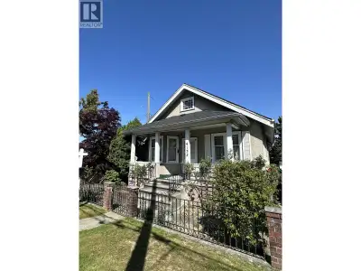 Discover a prime family home or development opportunity in Vancouver's sought-after Fraser VE corrid...