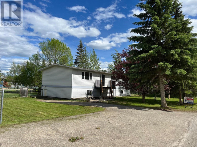 10109 MACINTOSH CRESCENT Hudsons Hope, British Columbia in Houses for Sale in Dawson Creek - Image 2