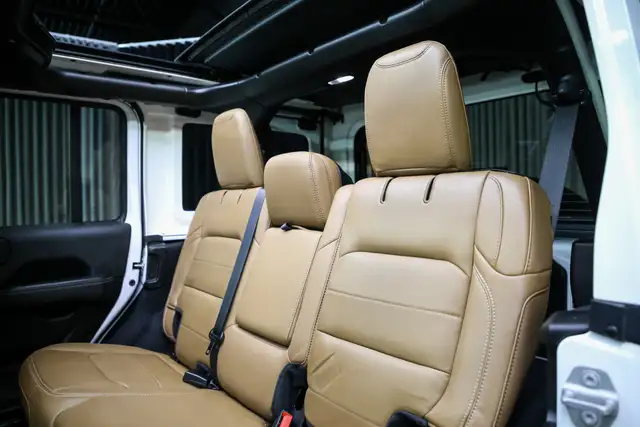 2020 Jeep Wrangler Unlimited SAHARA 4X4 DIESEL|1OWNR|NOACCDNT|PO in Cars & Trucks in City of Toronto - Image 34