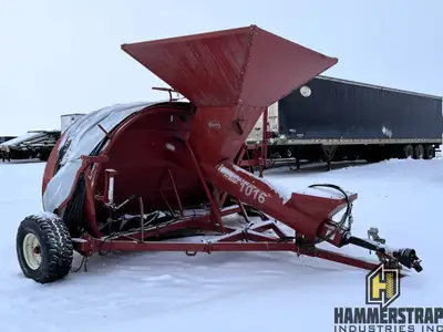 2014 RENN RGB1016 Grain Bagger 540 PTO 10 Ft bag capacity 18,000 bushel max per hour Bag crane w/ wi...