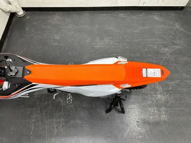 2024 KTM 250 SX-F in Dirt Bikes & Motocross in Calgary - Image 17