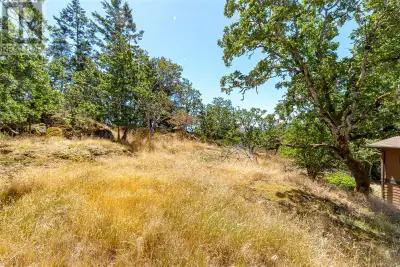 PRIME DEVELOPMENT OPPORTUNITY in Florence Lake! This nearly half-acre property (approx. 20,473 sq/ft...