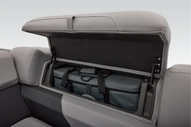 2026 Sun Tracker Party Barge 22 XP3 TRITOON pontoon boat in Powerboats & Motorboats in Vernon - Image 10