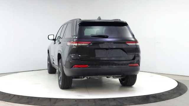 2025 Jeep Grand Cherokee in Cars & Trucks in Lethbridge - Image 4