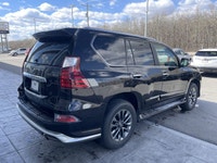 The 2019 Lexus GX 460 is a luxury SUV that blends refined comfort with true body on frame capability... (image 8)