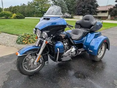 ONLY 4,500 KM - 1 Owner - Screamin Eagle Exhaust - 115th Anniversary ON HOLD - This Incredible 2018...