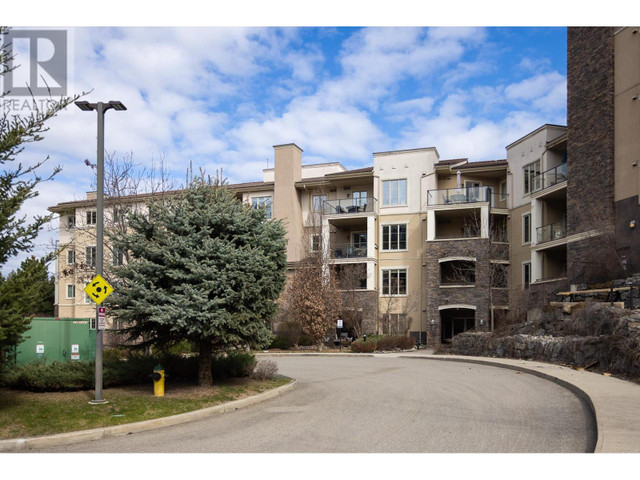 1875 Country Club Drive Unit# 1203 Kelowna, British Columbia in Condos for Sale in Vernon