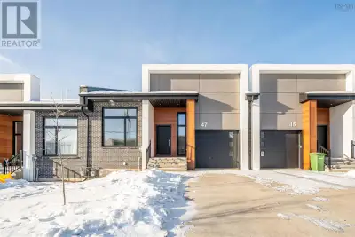 Tree lined south west facing sunny rear Yard. 47 Helen Creighton Court in Brookline Park has a forwa...