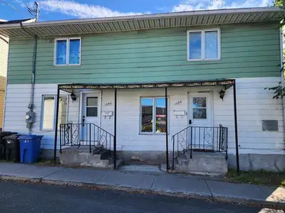 Duplex for Sale -- Downtown Trois-Rivières! Side-by-side units on 2 floors: 1393: 2 bedrooms, rented...