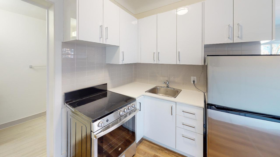 350 Mayfield Apartment for rent in Vanier Long Term Rentals Ottawa