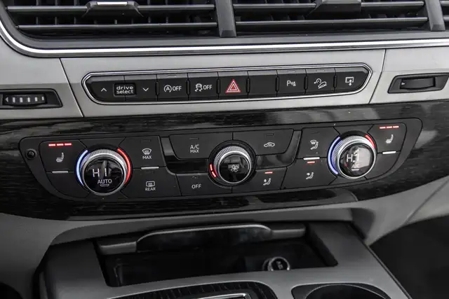 2017 Audi Q7 3.0T Komfort | Awd | Toit Panoramique | Awd | Toit  in Cars & Trucks in City of Montréal - Image 25