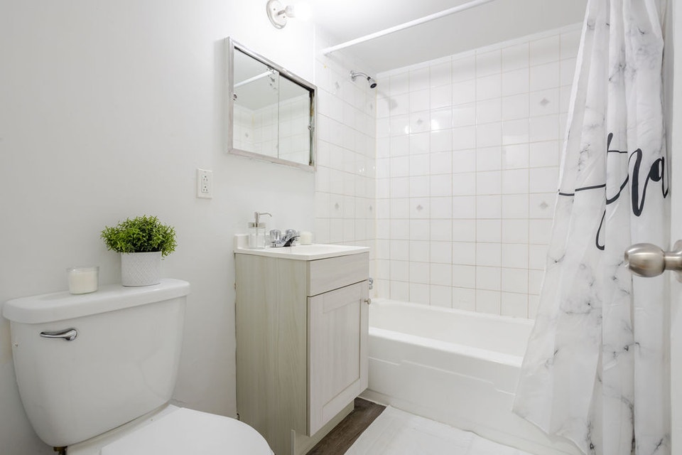 3 1/2, 1,chambres,bedrooms, a louer, Cartierville, métro Sauvé 5