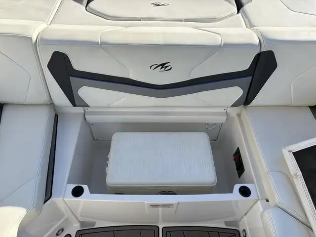 2017 Monterey 238 SS SURF in Powerboats & Motorboats in Saskatoon - Image 21