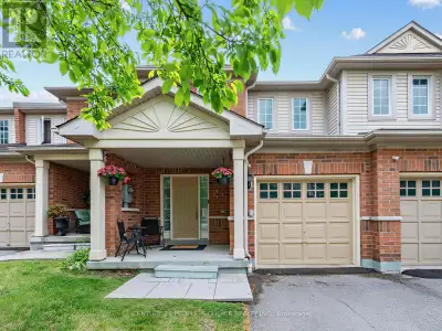 ******Stunning 3 Bedroom Condo Townhome in East Credit - Approximately 1700 Sq Ft | Low Fees | Heart...