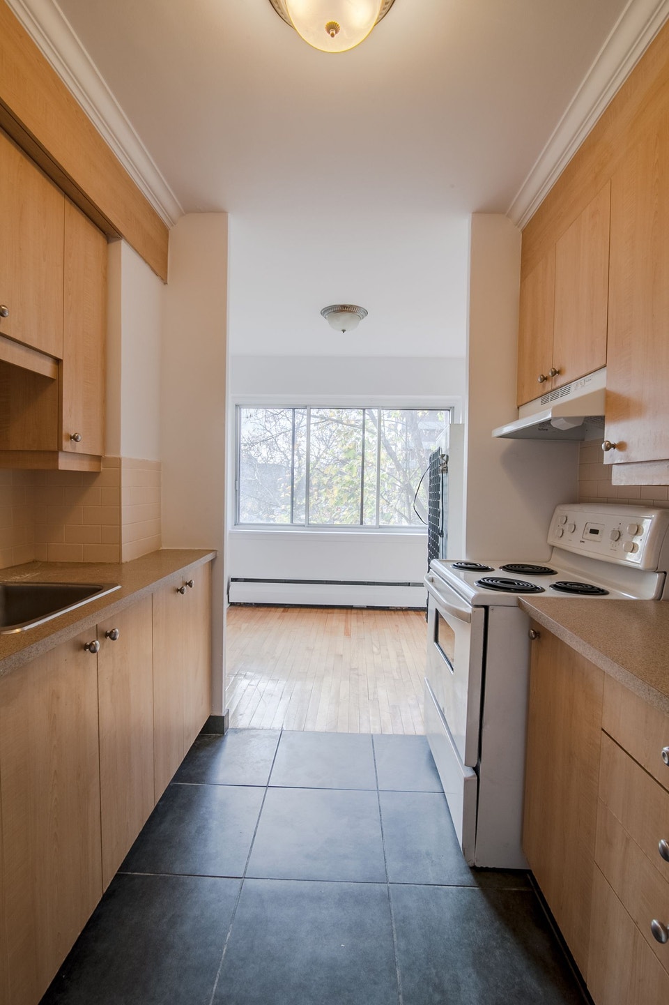 modern two-bed apartment, Cote-Saint-Luc, Nov 1 - ID 2332 2