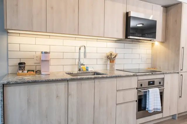 Long-term Rental Downtown Month to Month in Long Term Rentals in Vancouver - Image 3