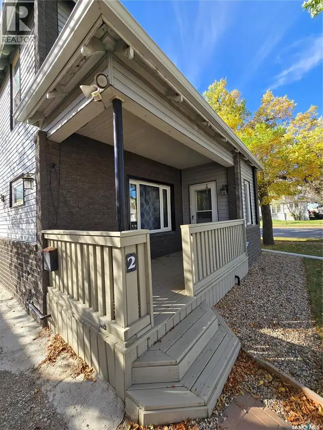 2 Prairie AVENUE Weyburn, Saskatchewan in Houses for Sale in Regina - Image 4
