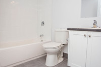 Welcome to 285 North Service Road, ideally situated in Mississauga in the Cooksville neighborhood, j... (image 6)