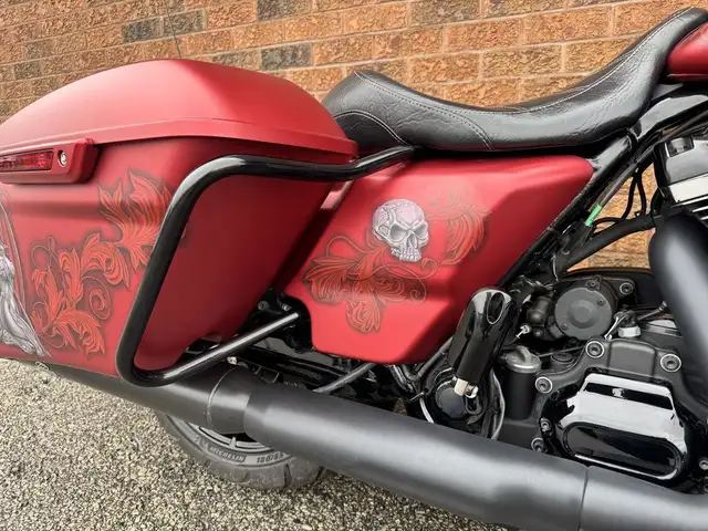 2019 Harley-Davidson Street Glide Special **CUSTOM PAINT** **CAN in Sport Touring in Markham / York Region - Image 10