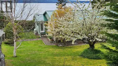 For more information, please click Brochure button. Enjoy the stunning south-west panoramic view fro...