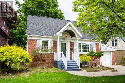 1375 APPLEWOOD ROAD Mississauga (Lakeview), Ontario