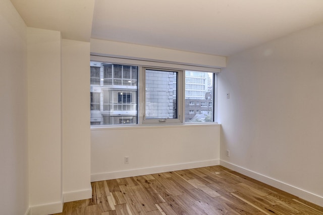 3460 Peel Street 3460 Peel Street — photo 3